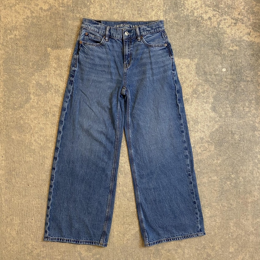 American Eagle Low-Rise Ultra Wide Leg Jeans Womens 000 Short Medium Wash Blue